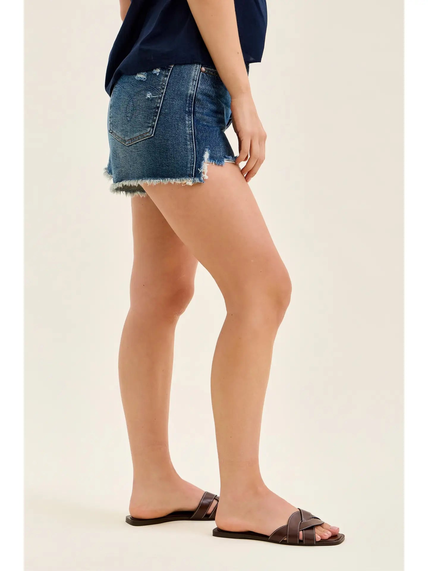 Rigid Distressed Cut Off Short