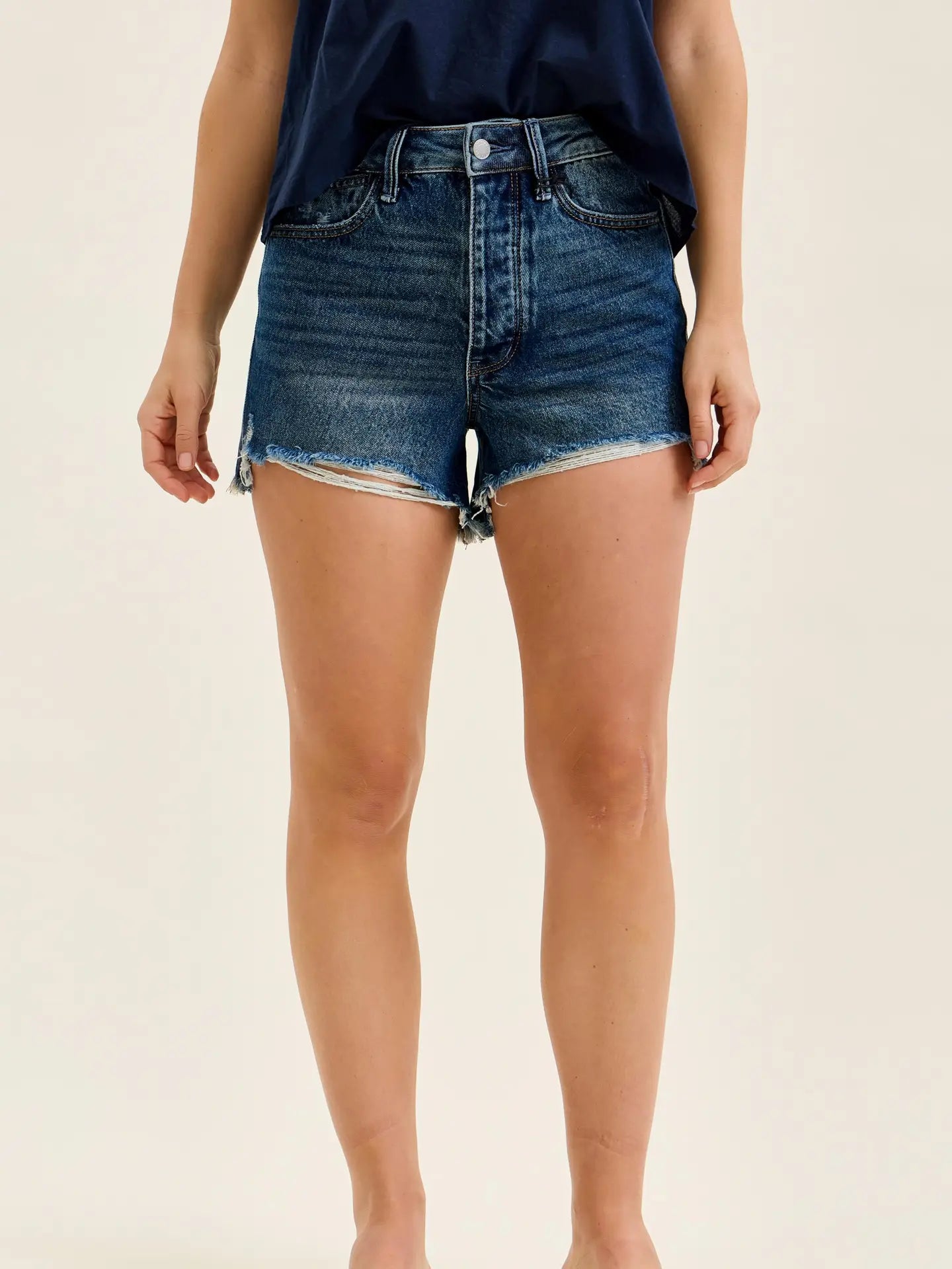 Rigid Distressed Cut Off Short