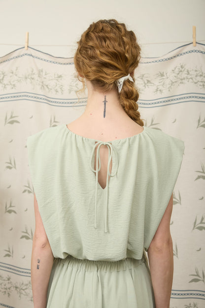 Sleeveless Balloon Top